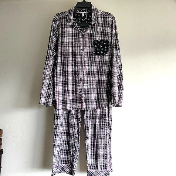 Victoria's Secret Pajama Set Plaids & Bows Sz. XL - Picture 1 of 16